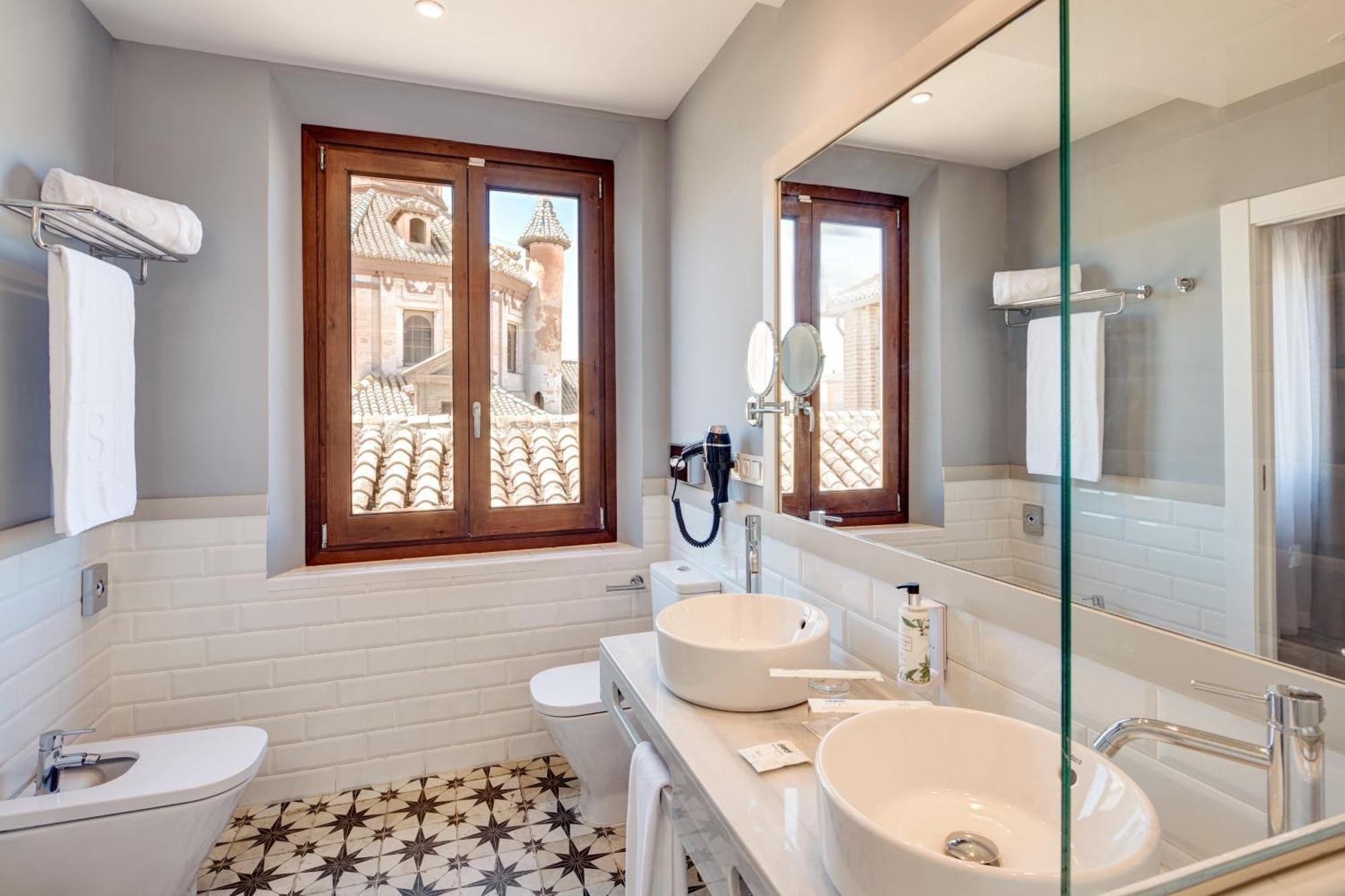 Sercotel Granada Suites Екстериор снимка