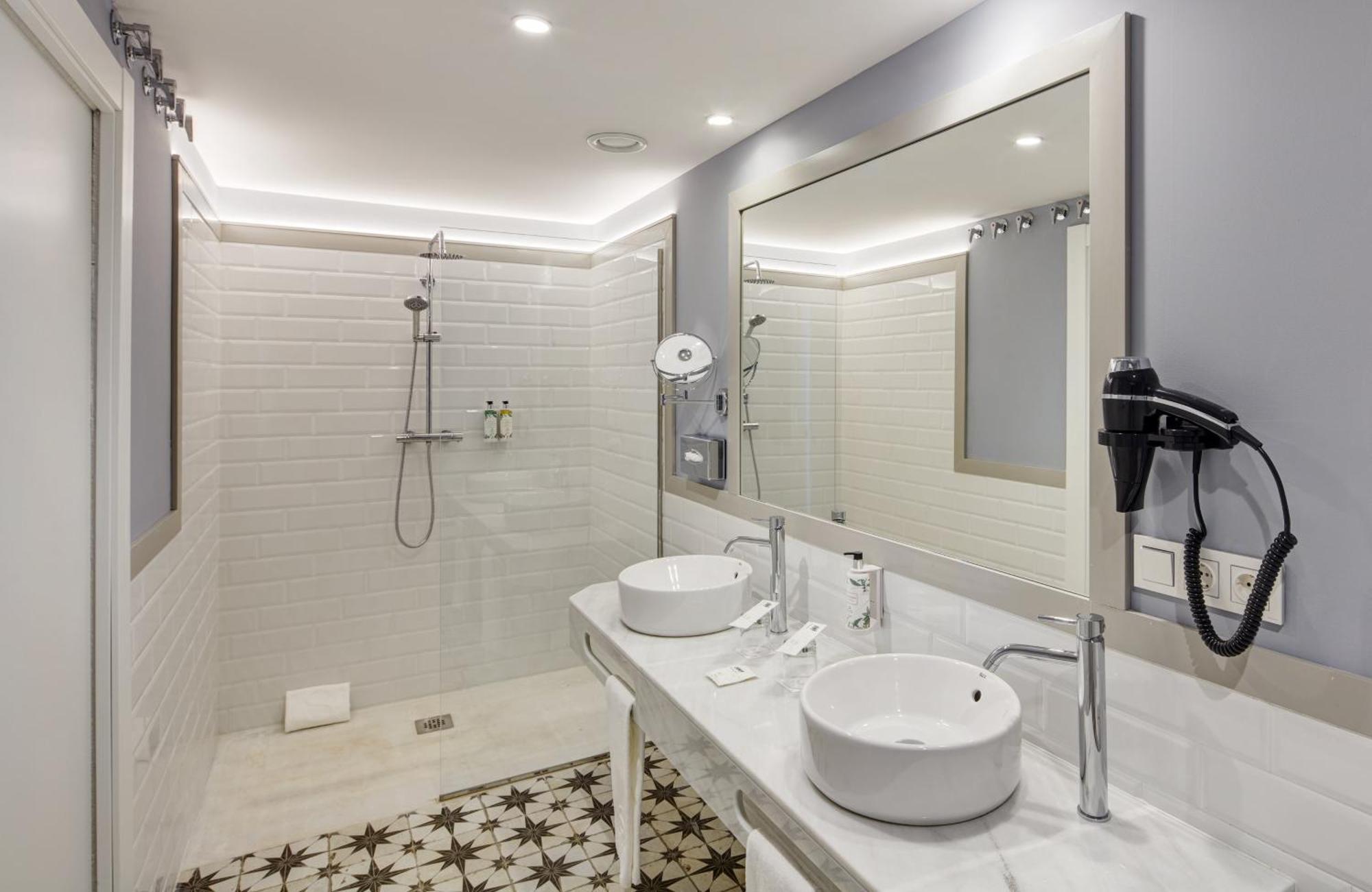 Sercotel Granada Suites Екстериор снимка