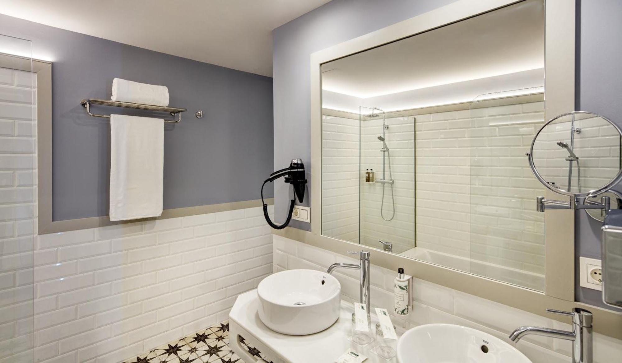 Sercotel Granada Suites Екстериор снимка