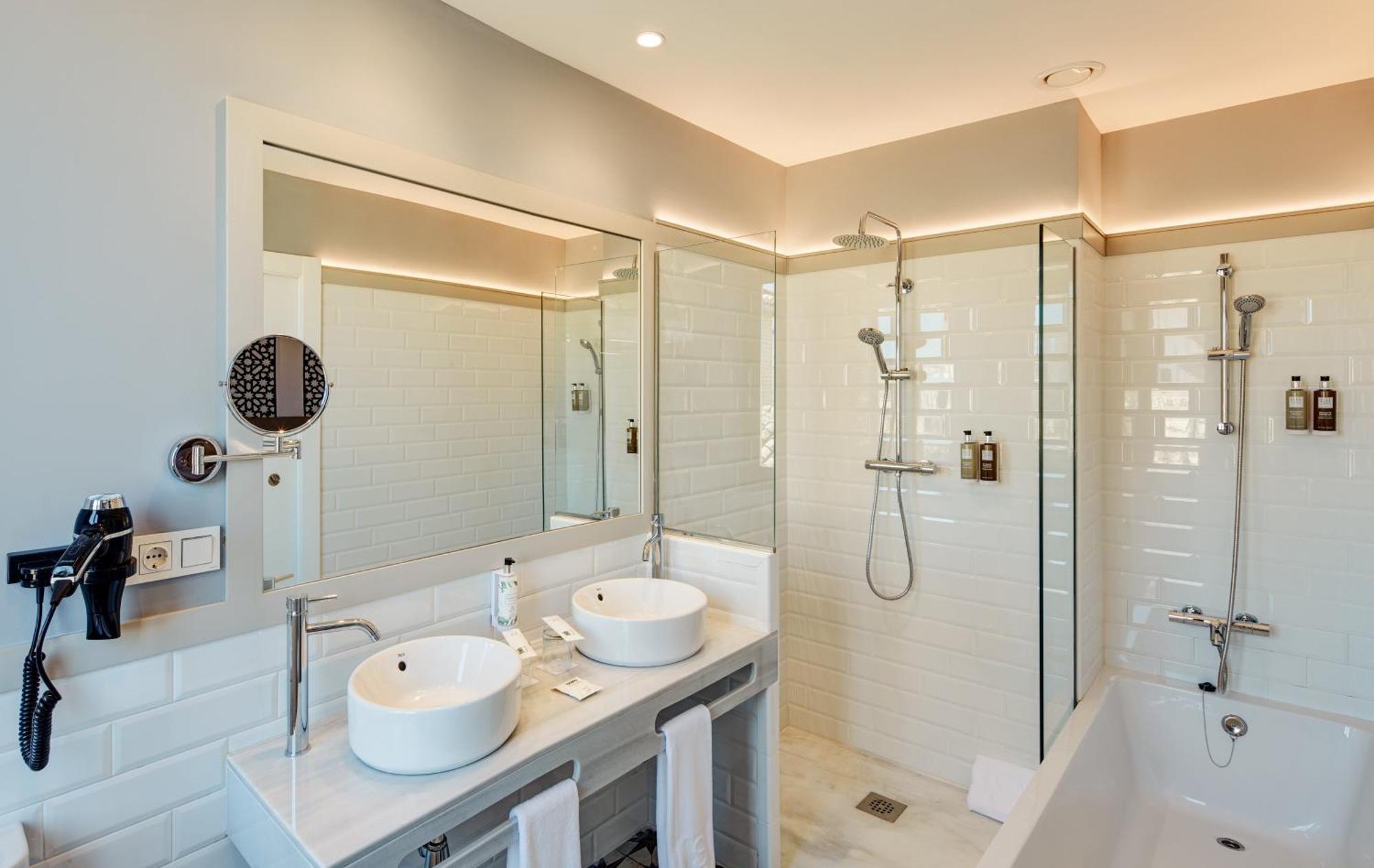 Sercotel Granada Suites Екстериор снимка